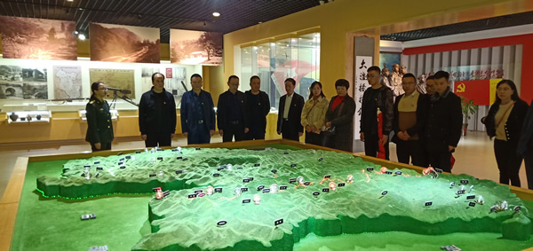 市龍江集團開展“不忘初心、牢記使命”主題黨日活動